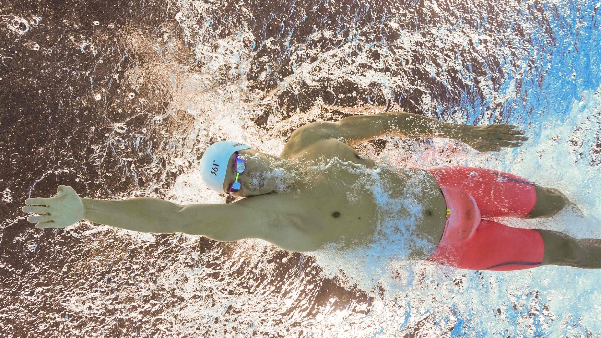 绿茵场上的奇迹，厄瓜多尔险胜AC米兰，卡马文加硬仗之王的加冕礼